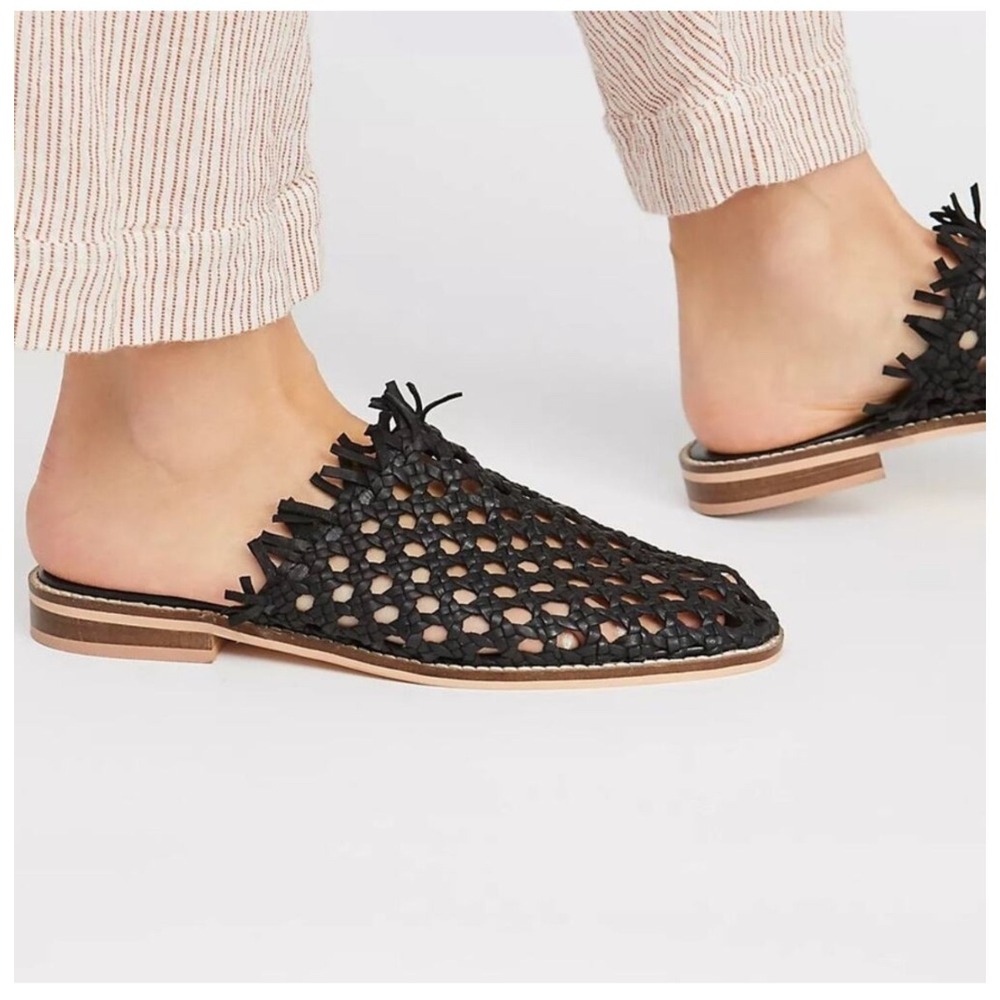 Free People Women's Mirage Woven Flat Black Mule Shoes‎ Size 8 Boho